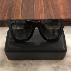 Valley Black Sunglasses